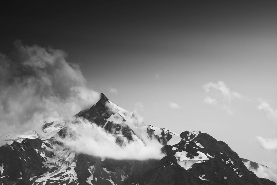 Sommet dans les nuages